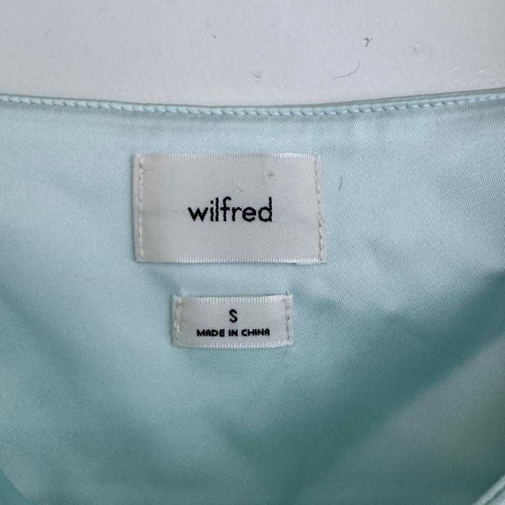 Aritzia wilfred blue satin crop top - Picture 6 of 8
